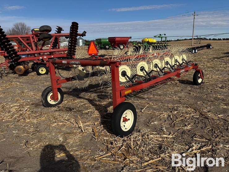 h&s-12-wheel-high-capacity-rake-image-5