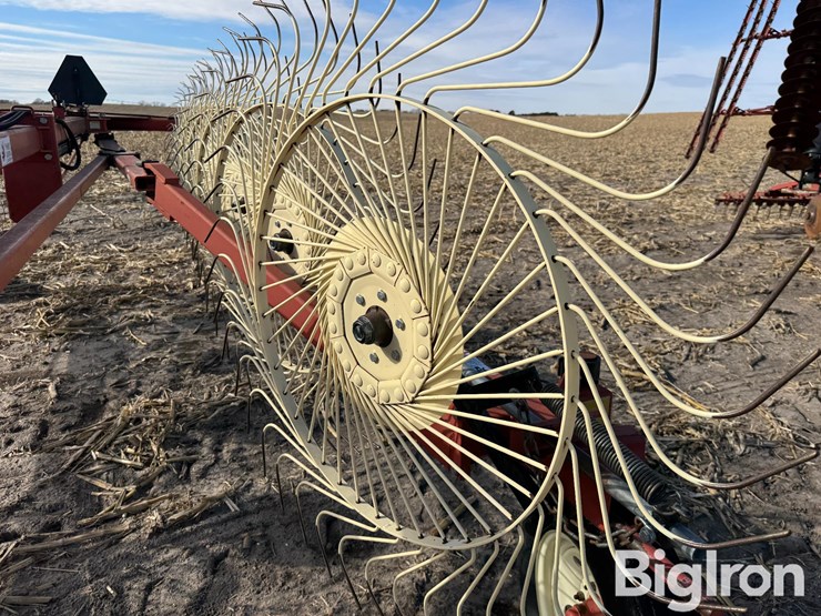 h&s-12-wheel-high-capacity-rake-image-14