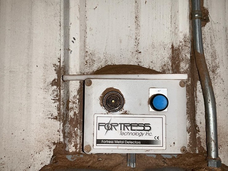 #263-•-fortress-metal-detector-image-6