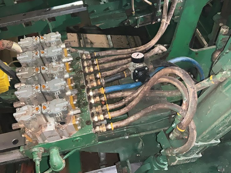 #200-•-2002-salem-4-headblock-slant-carriage-image-23