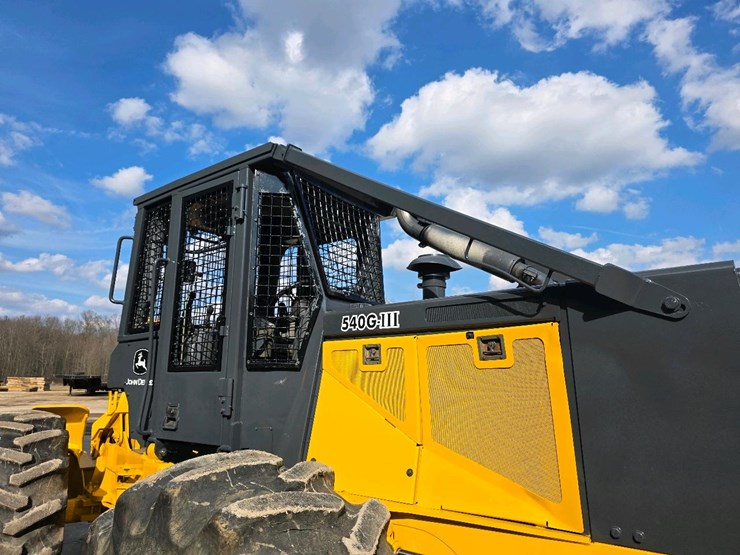 2003-deere-540g-iii-image-32