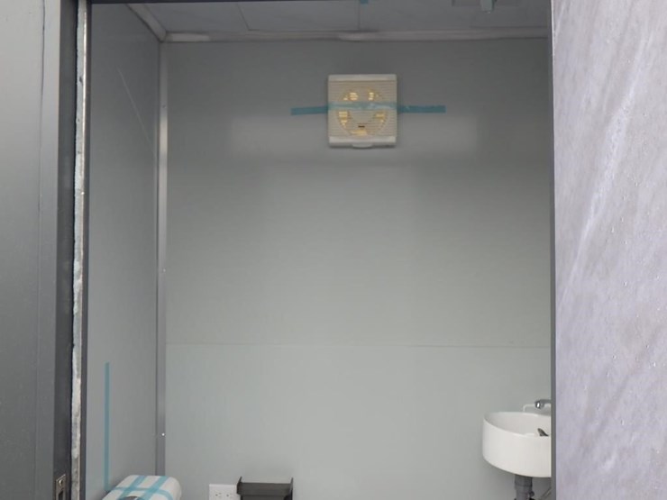 double-stall-portable-toilet-image-11