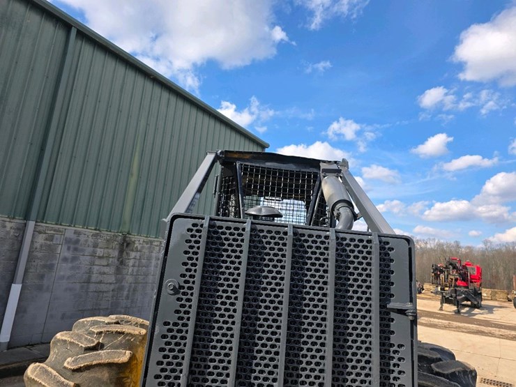 2003-deere-540g-iii-image-34