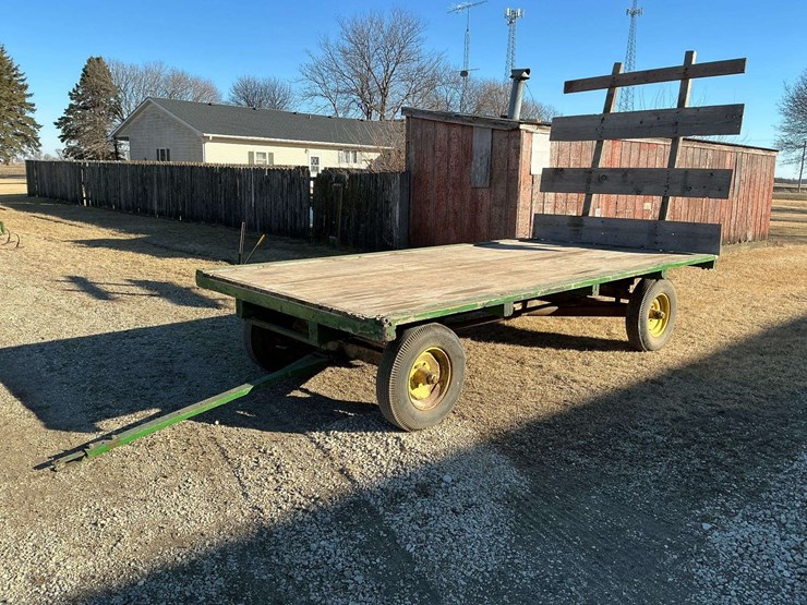 hayrack-7'-x-14'-w/jd-gear-&-hoist-image-1