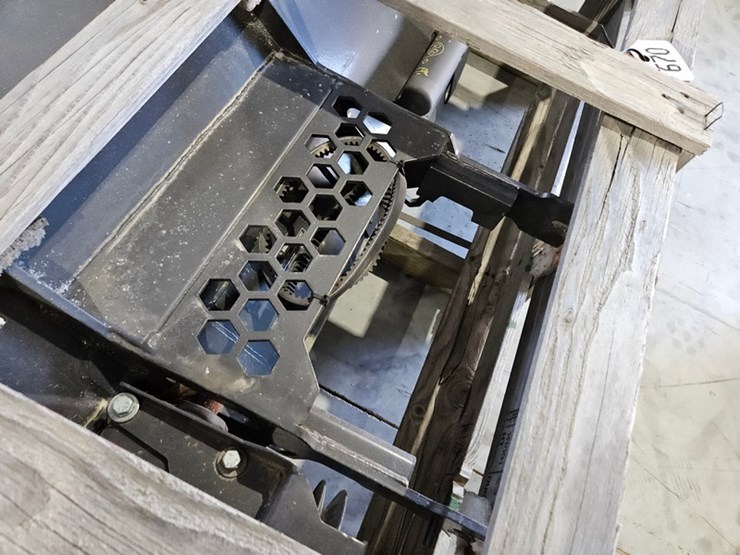 #670-•-bobcat-72"-front-mount-flail-mower-image-9