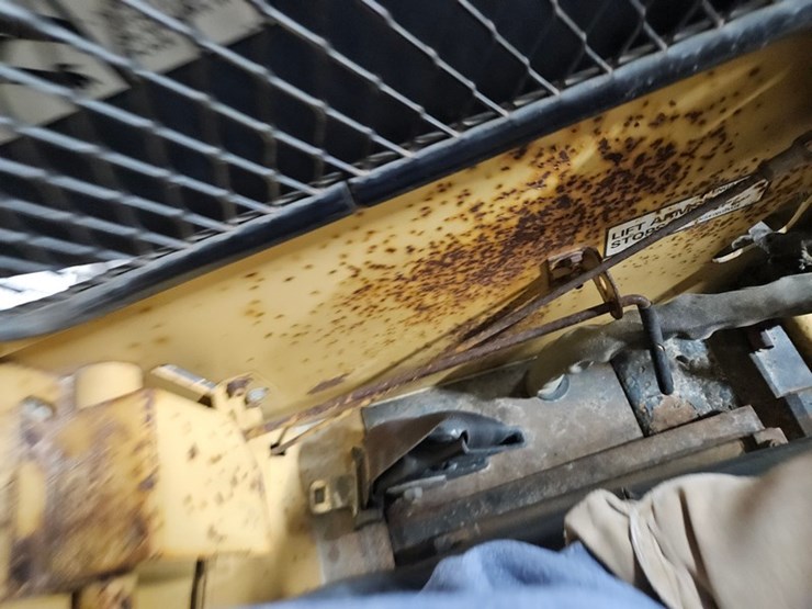 new-holland-l555-image-23