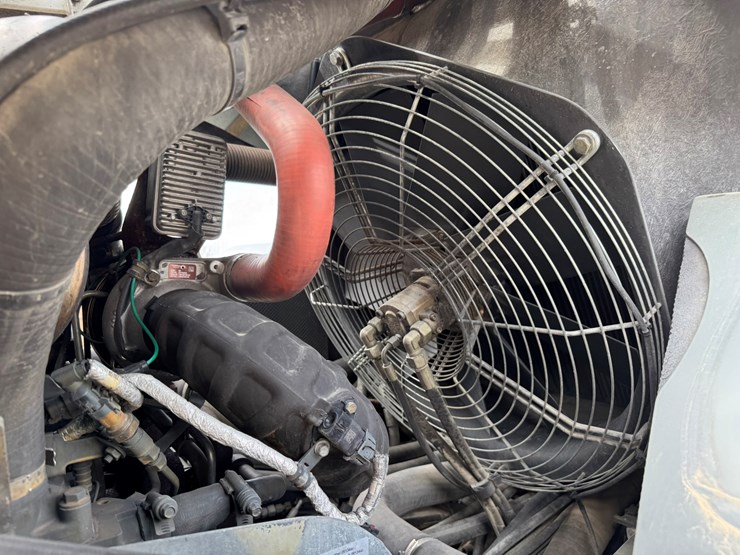 #3277-•-2016-liebherr-542-wheel-loader-w/-plow-and-chains-image-44