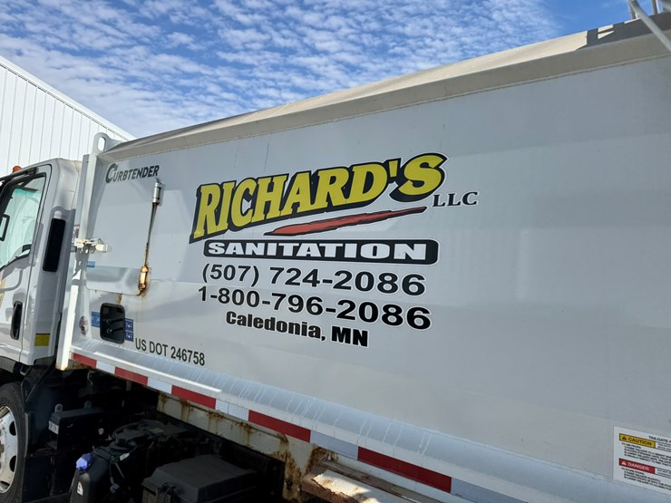 2018-isuzu-nrr-image-31