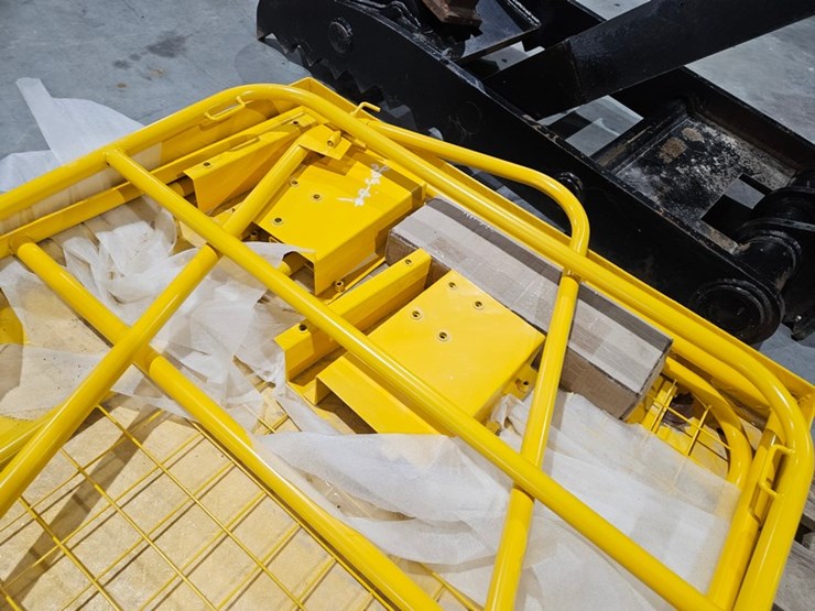 #658-•-2026-vevor-pallet-fork-safety-basket-image-7