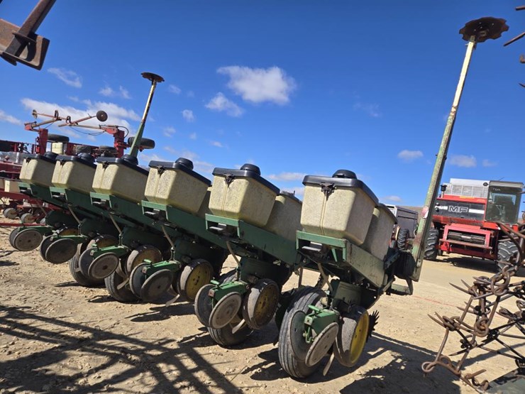 john-deere-7000-image-10