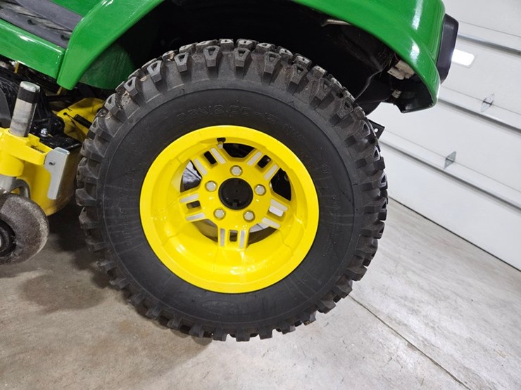 2020-john-deere-x758-image-36
