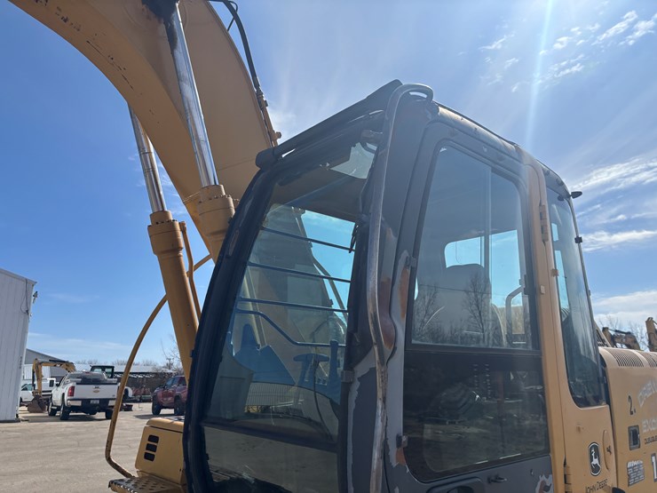 deere-160c-lc-image-8