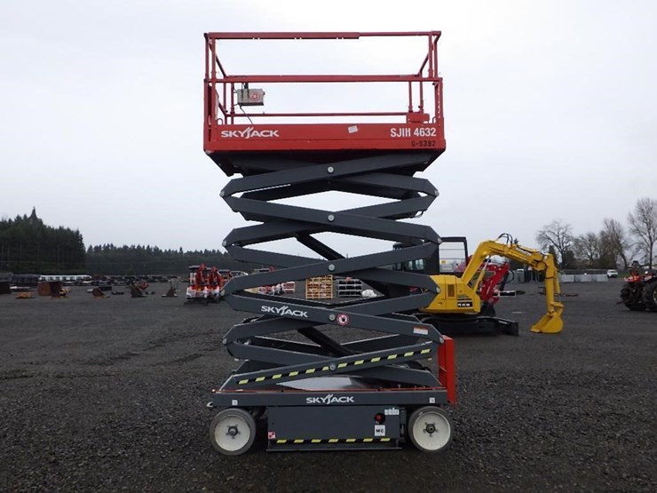 2017-skyjack-sj4632-scissor-lift-image-8