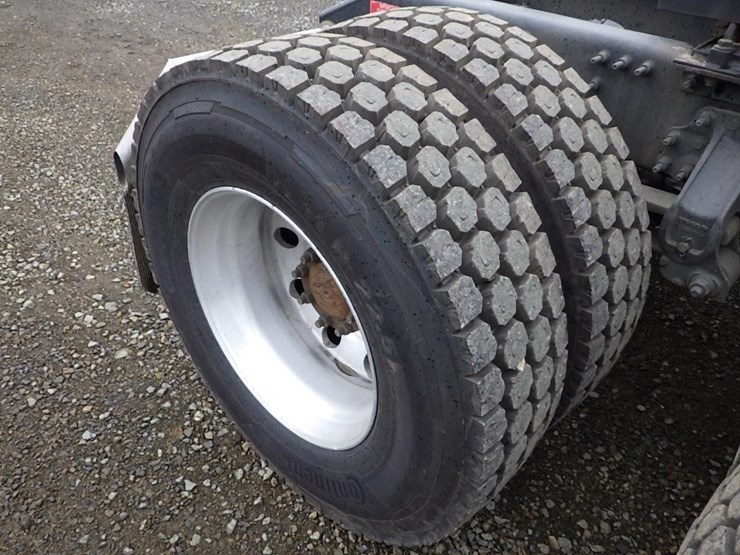 2011-volvo-vnl-t/a-truck-tractor-image-28