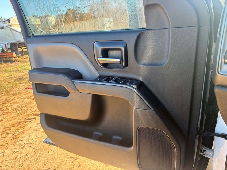 2019-gmc-2500-image-14