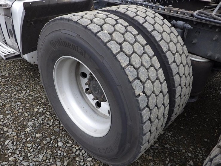 2011-volvo-vnl-t/a-truck-tractor-image-24