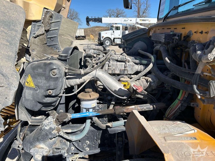 2010-chevrolet-tahoe-image-7