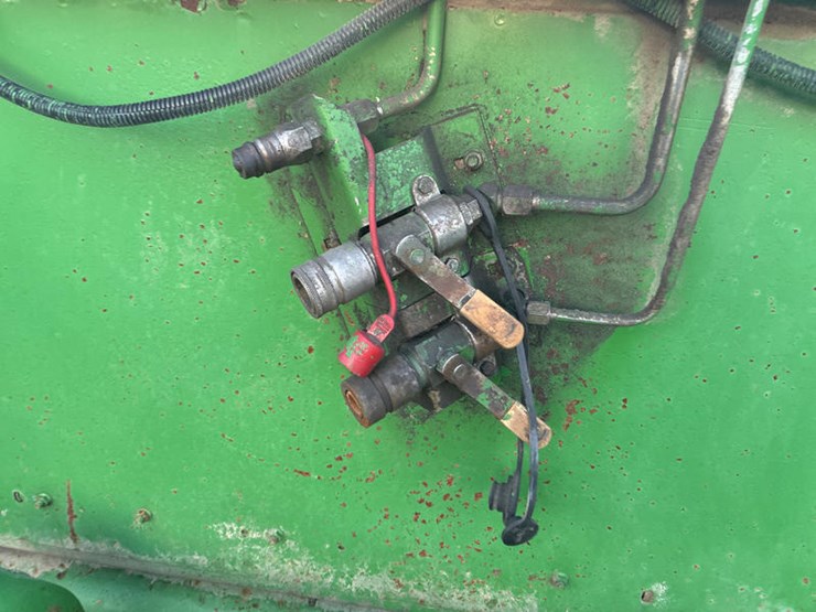 1988-john-deere-920-image-13