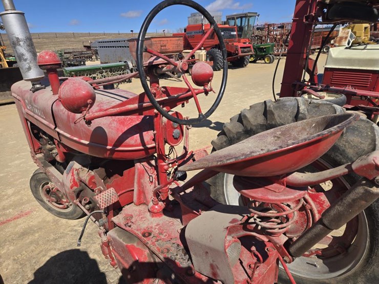 #223-•-farmall-m-tractor-image-15