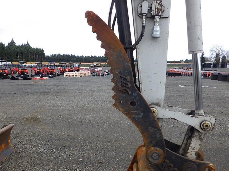 takeuchi-tb280fr-image-24