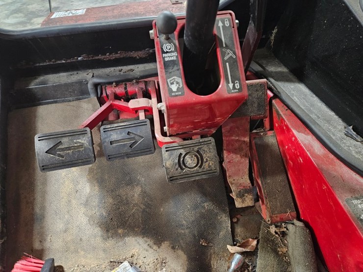 toro-groundsmaster-328d-image-23