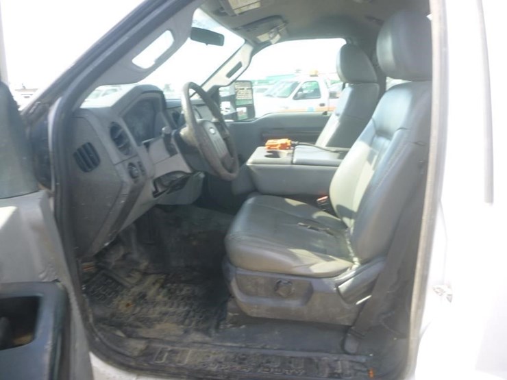 2012-ford-f550-image-12