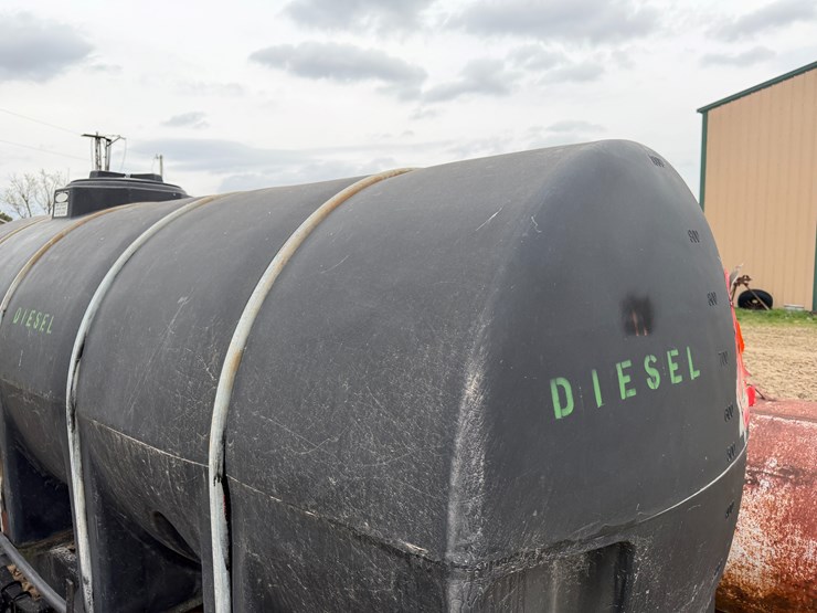 #41261-•-kbh-1000-gallon-fuel-wagon-image-20