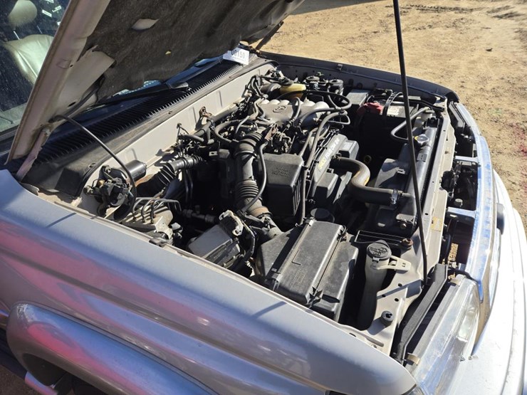 2000-toyota-4-runner-limited-image-28