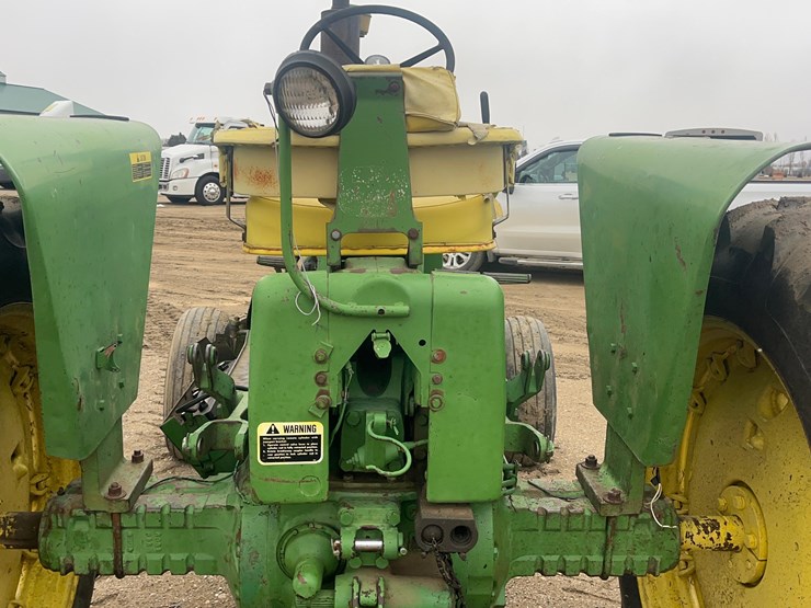 john-deere-3020-image-9