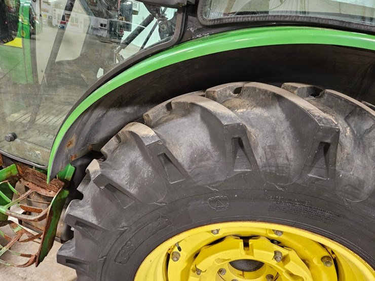 john-deere-5520-image-44