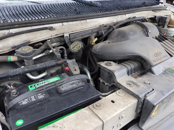 2004-ford-e350-image-23