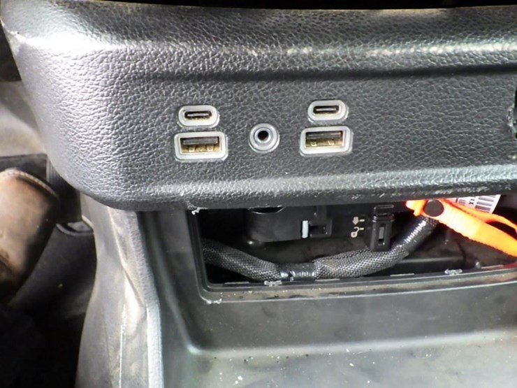 2021-dodge-durango-image-37