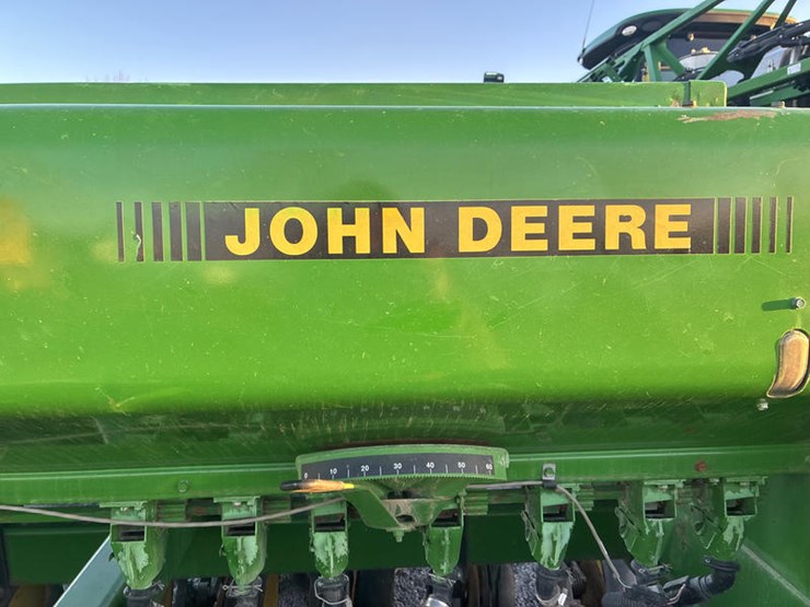 john-deere-750-image-10