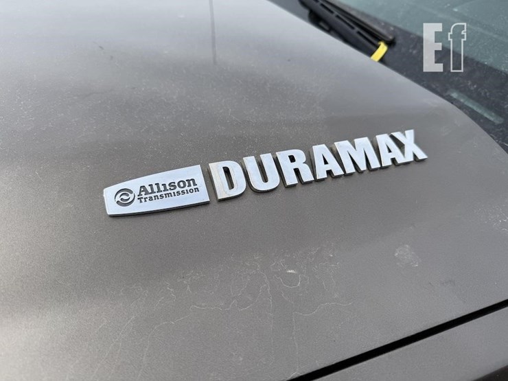 2014-chevrolet-3500hd-image-15