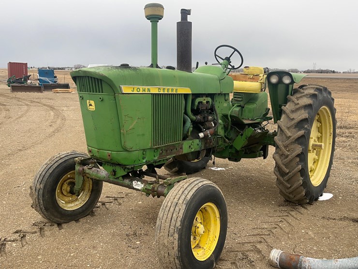 john-deere-3020-image-1