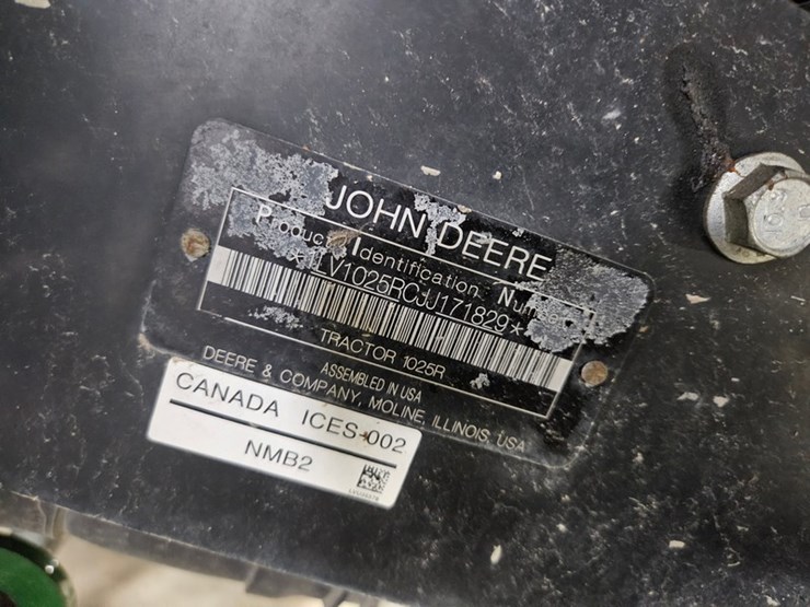 2018-john-deere-1025r-image-44