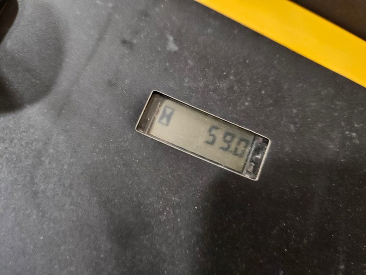 #699-•-2024-cub-cadet-ultima-zts2-zero-turn-mower-image-22