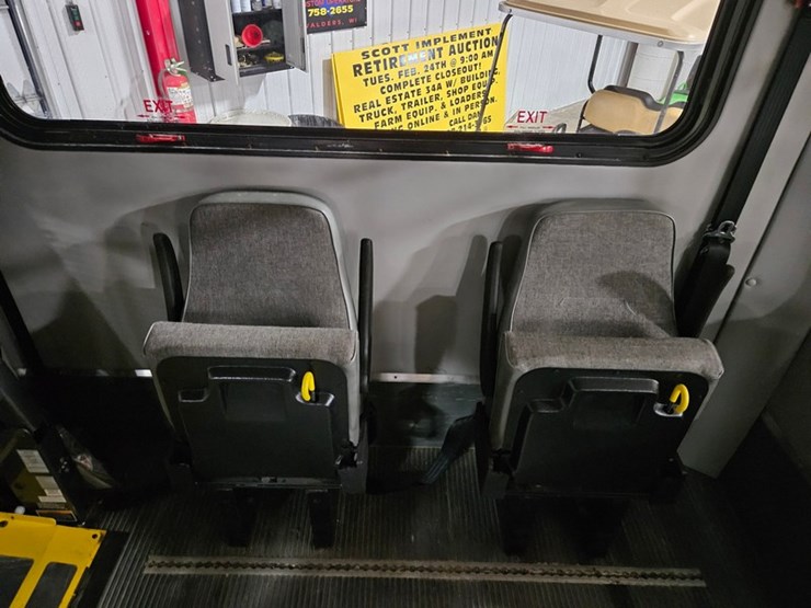 2012-ford-e350-image-17