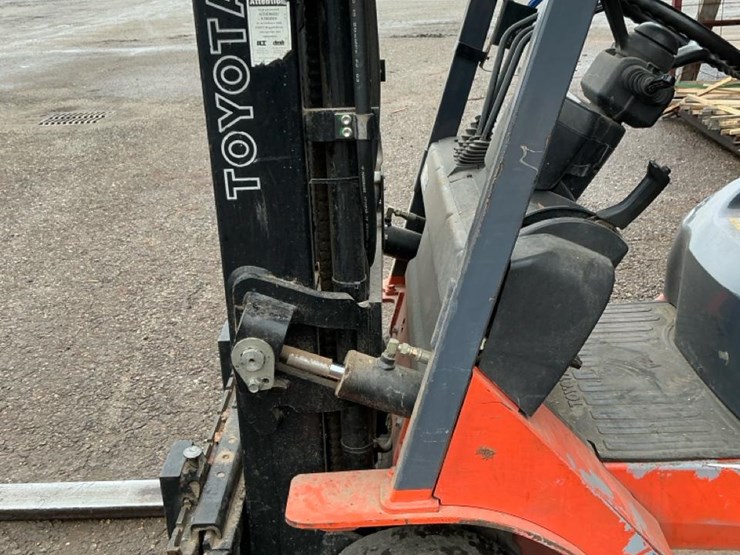 toyota-7fgcu25-image-28