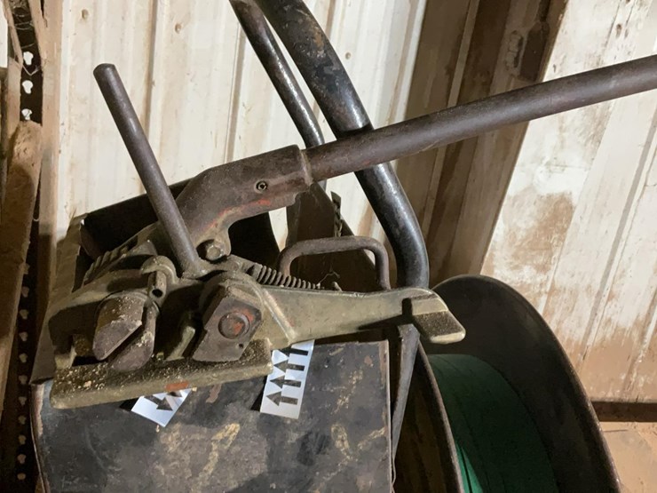 #112-•-banding-cart-and-tools-image-4