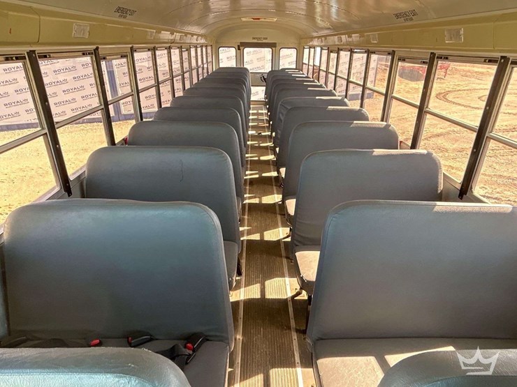 2010-chevrolet-tahoe-image-19