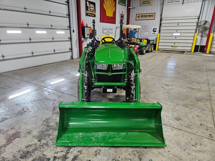 2025-john-deere-3032e-image-8