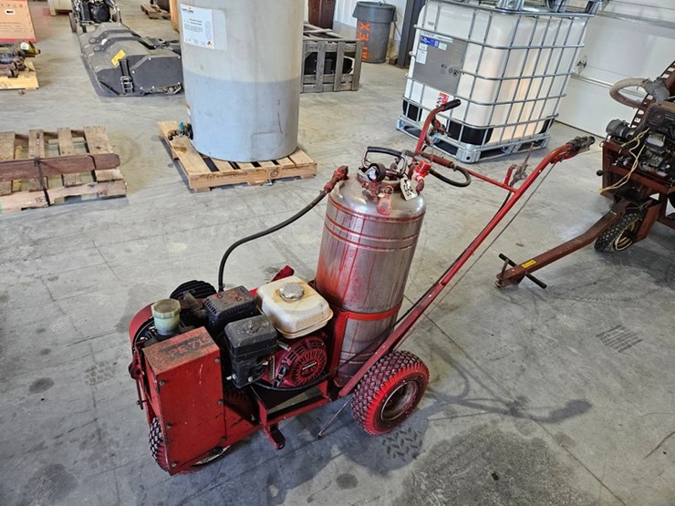 #664-•-walk-behind-paint-sprayer-image-1