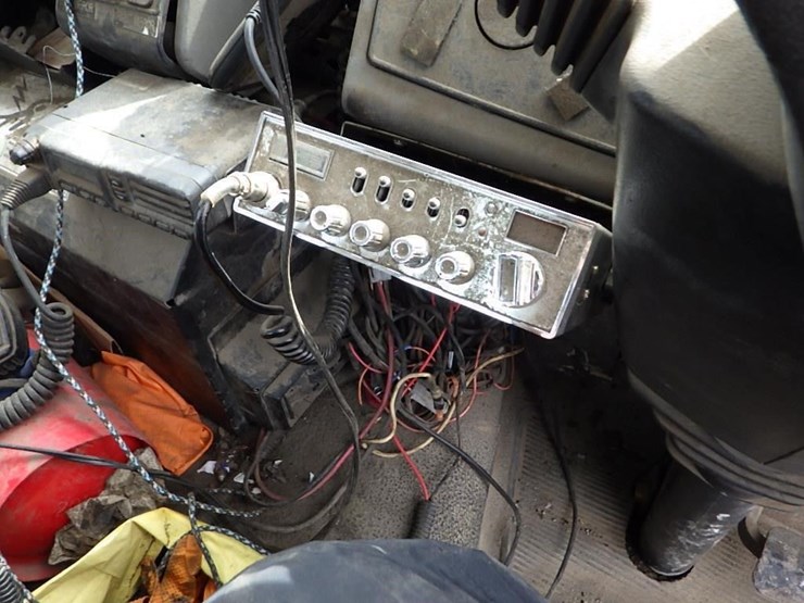 2005-elgin-sc-8000-s/a-street-sweeper-image-39