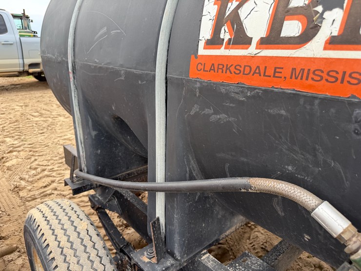 #41261-•-kbh-1000-gallon-fuel-wagon-image-45