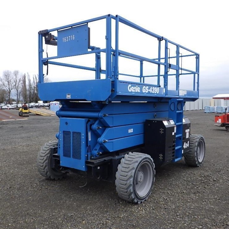 2017 Genie GS-4390 Scissor Lift