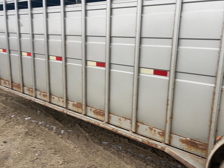 2012-titan-trailer-image-15