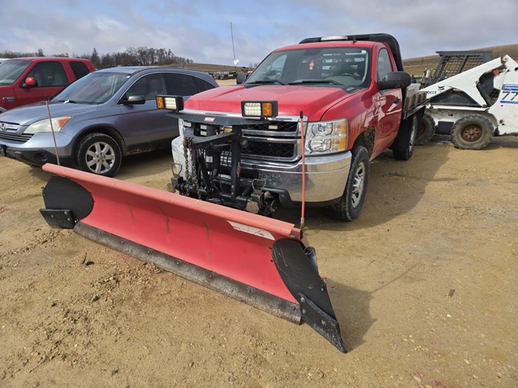 2013-chevrolet-k2500-image-3