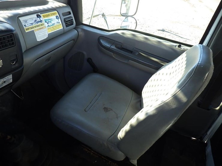 2002-ford-f750-image-38