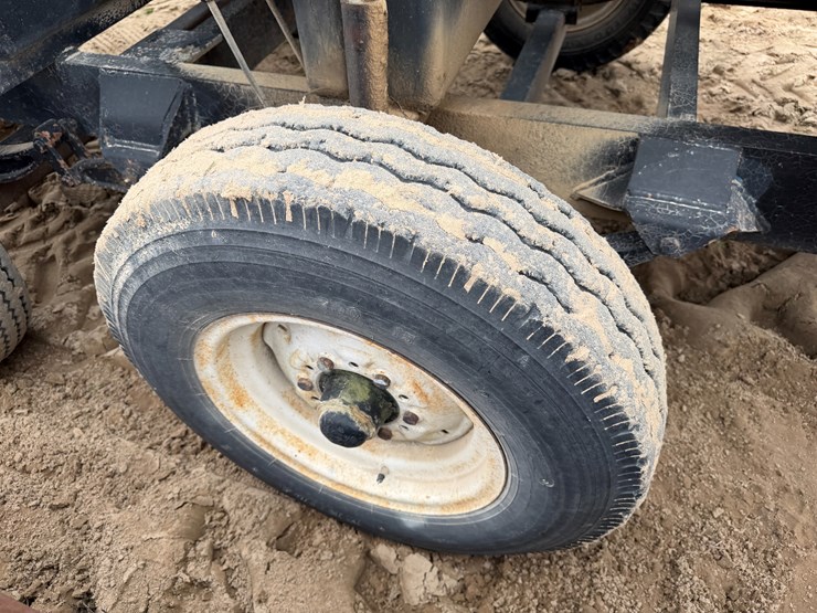 #41261-•-kbh-1000-gallon-fuel-wagon-image-10